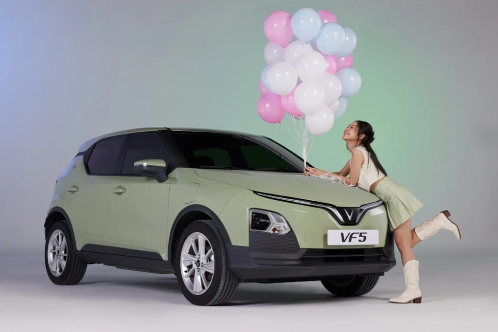 VinFast VF5 Plus màu Urban Mint tại đại lý VinFast Trà Vinh